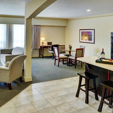 Chateau Nova Kingsway エドモントン エクステリア 写真