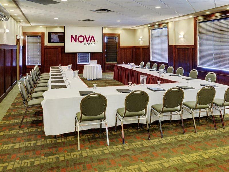 Chateau Nova Kingsway エドモントン エクステリア 写真