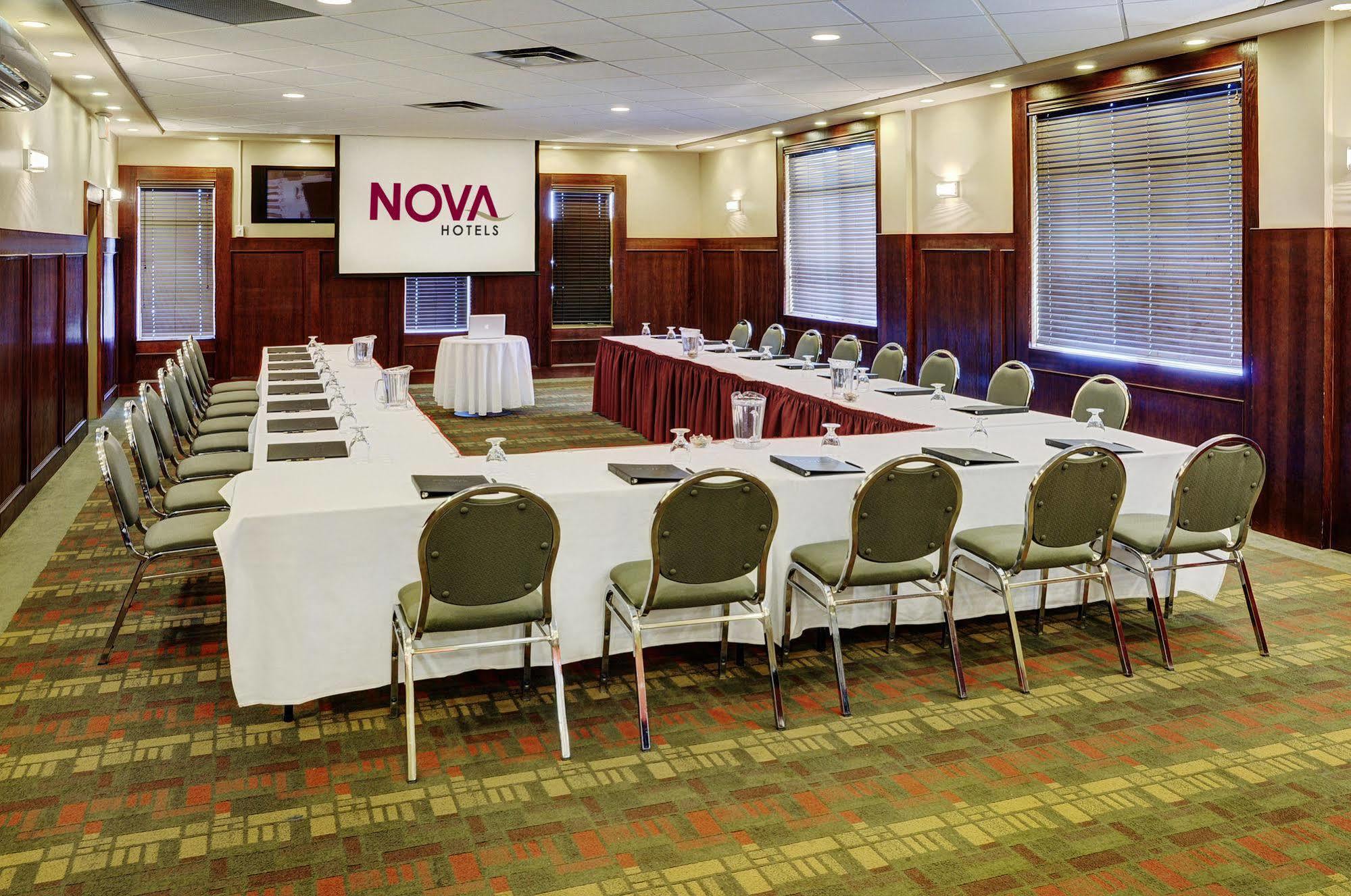 Chateau Nova Kingsway エドモントン エクステリア 写真